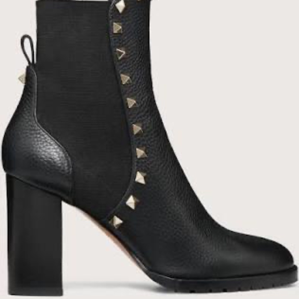 VALENTINO Garavani Rockstud Ankle Black Boot SZ 40/9.5 US.​​